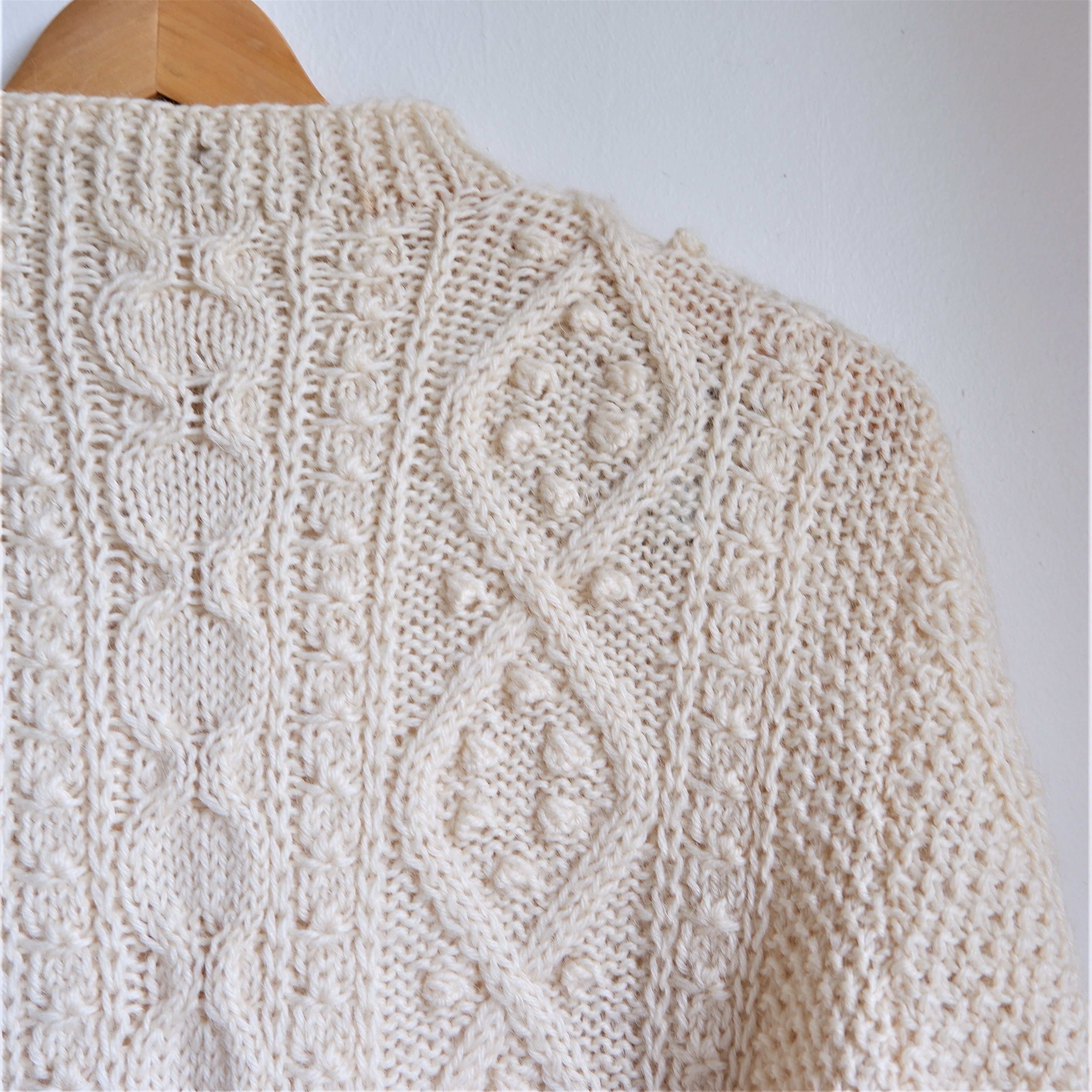 VINTAGE: Classic Cable Knit Cardigan.